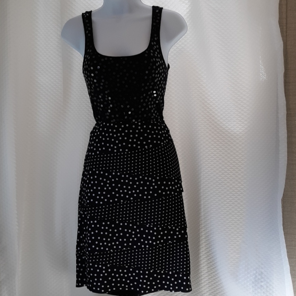 White House Black Market Pencil skirt